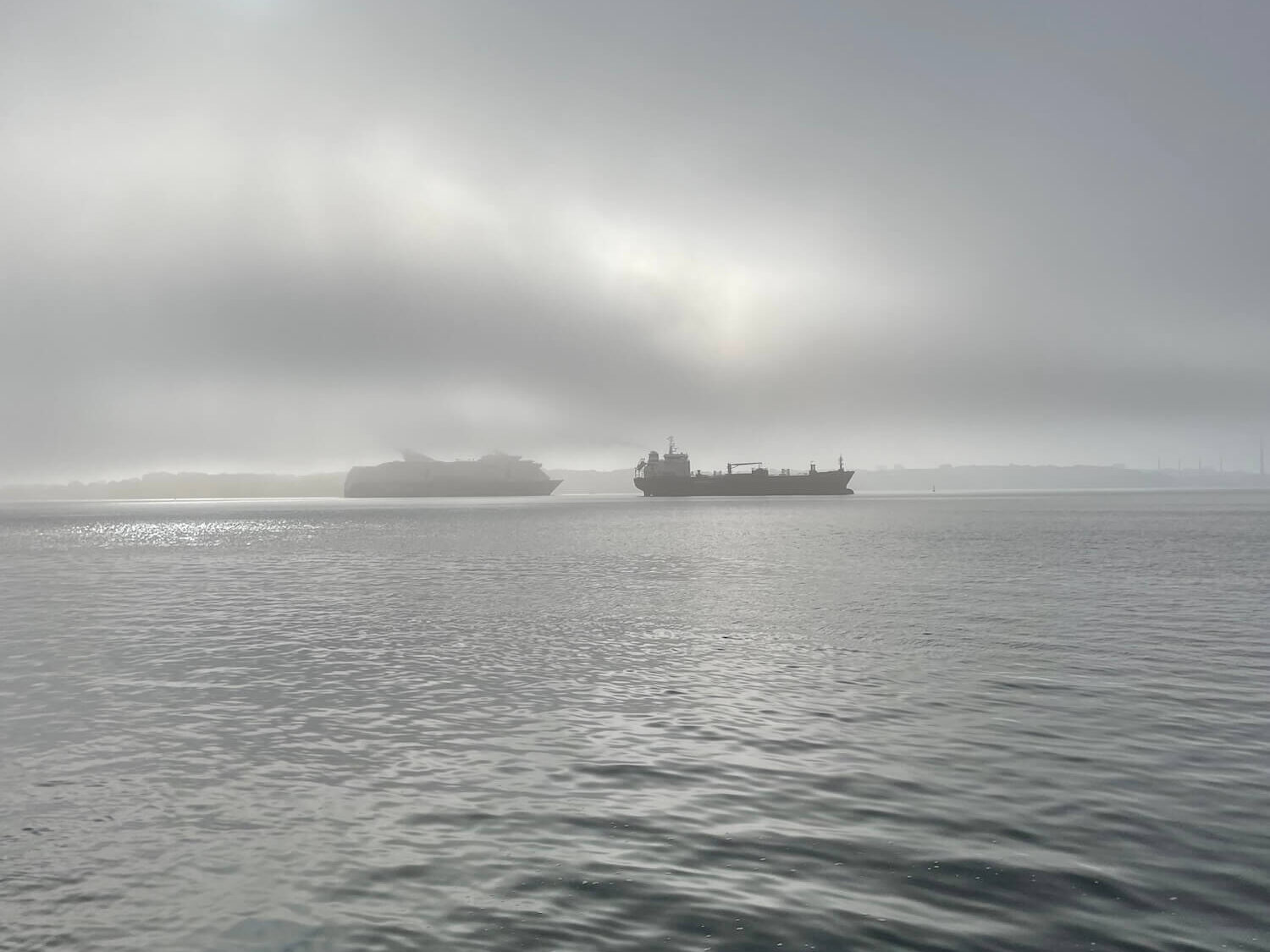 Kieler Förde bei Nebel vom Schiffercafé Kiel